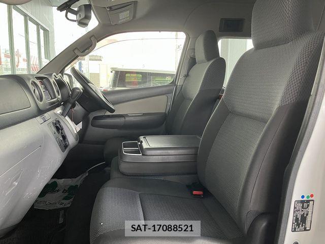 Nissan NV350 Caravan 2019-07 2213403-29