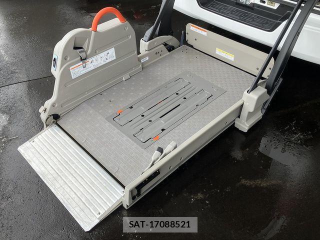 Nissan NV350 Caravan 2019-07 2213403-8