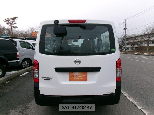 Nissan NV350 Caravan 2018-10 2352073-16