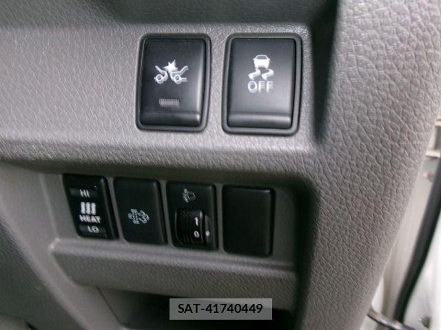 Nissan NV350 Caravan 2018-10 2352073-19