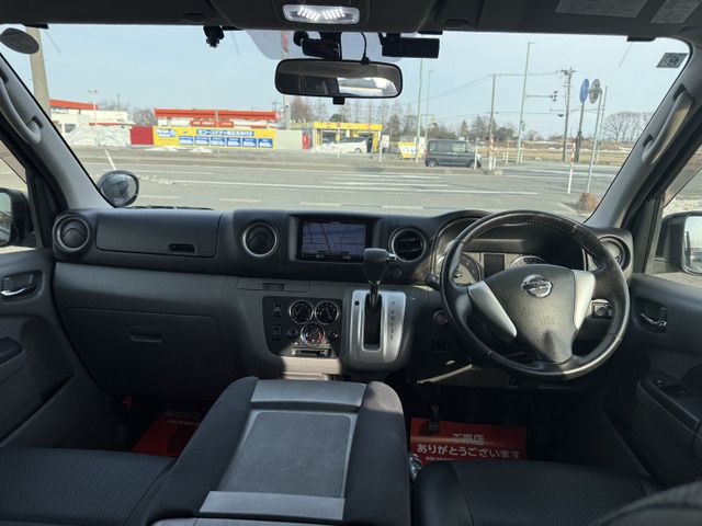 Nissan NV350 Caravan 2013-08 3679050-11