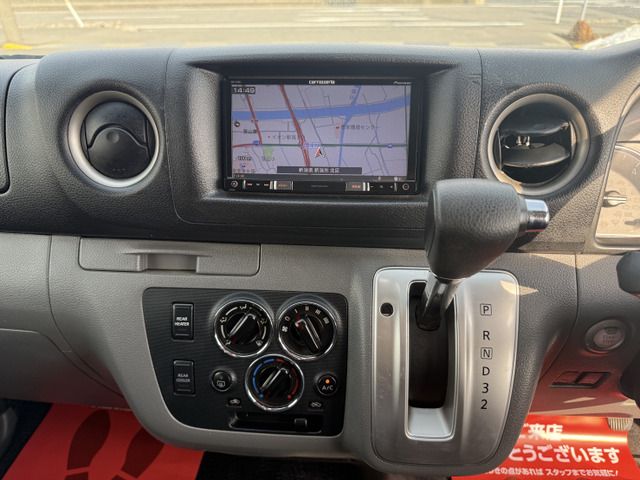 Nissan NV350 Caravan 2013-08 3679050-13