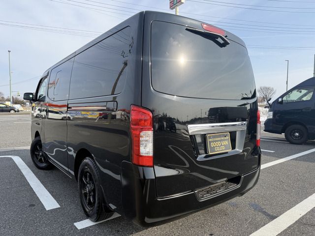Nissan NV350 Caravan 2013-08 3679050-1