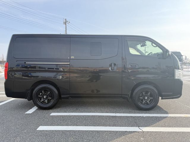 Nissan NV350 Caravan 2013-08 3679050-6