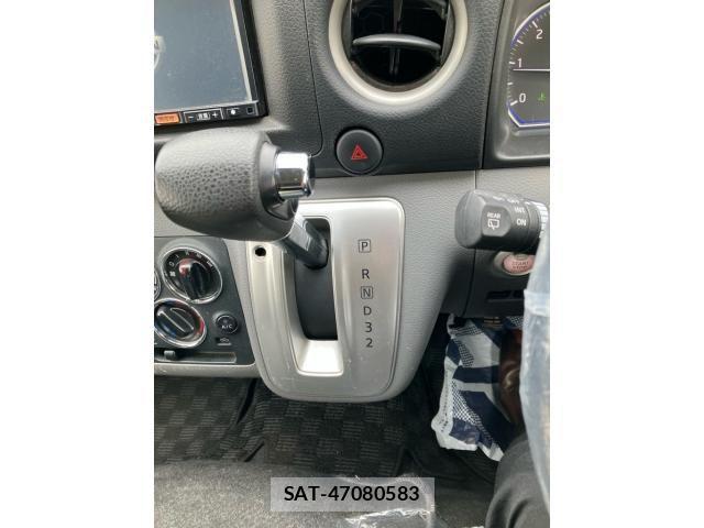 Nissan NV350 Caravan 2013-12 4328671-13