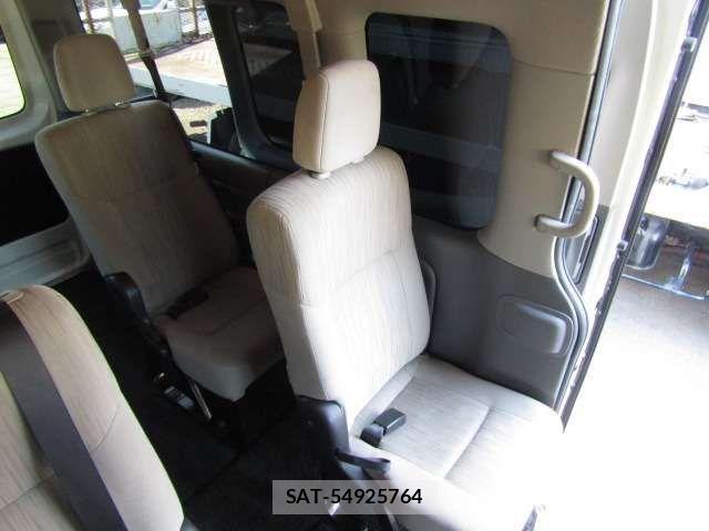 Nissan NV350 Caravan 2021-03 4328663-8