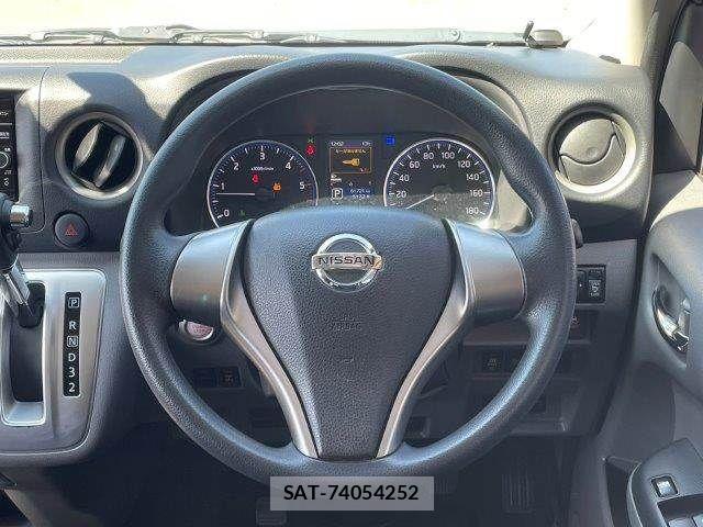 Nissan NV350 Caravan 2017-06 4640260-10