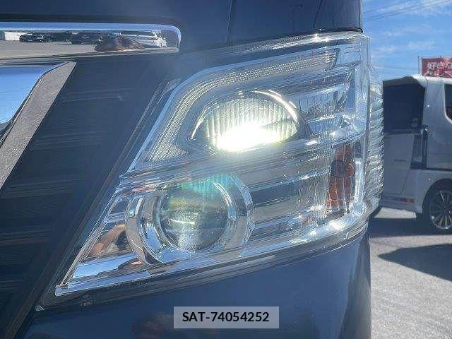 Nissan NV350 Caravan 2017-06 4640260-11