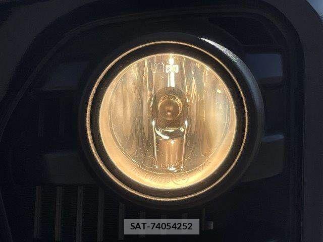 Nissan NV350 Caravan 2017-06 4640260-12