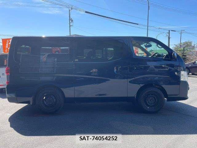 Nissan NV350 Caravan 2017-06 4640260-16