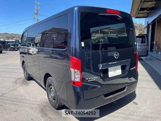Nissan NV350 Caravan 2017-06 4640260-19