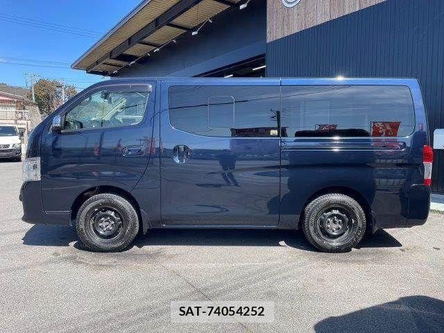 Nissan NV350 Caravan 2017-06 4640260-20