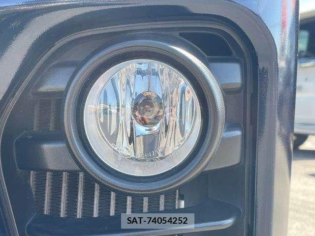 Nissan NV350 Caravan 2017-06 4640260-23