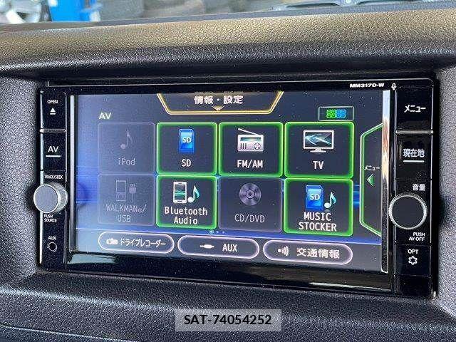 Nissan NV350 Caravan 2017-06 4640260-5