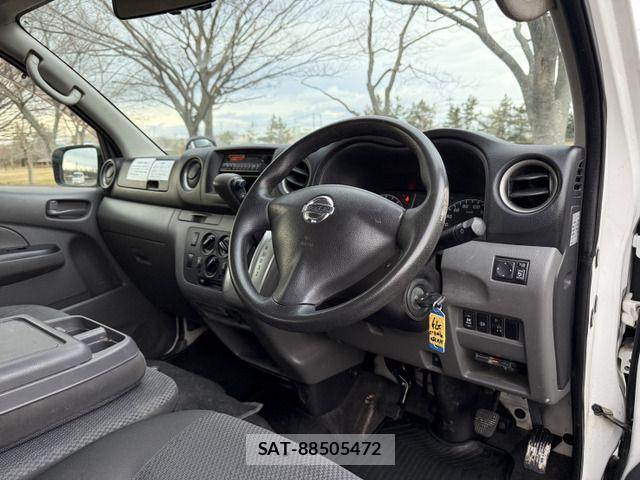Nissan NV350 Caravan 2015-01 4756546-10