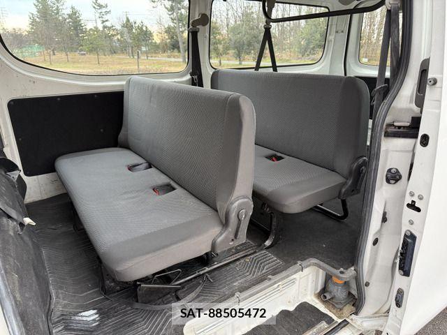 Nissan NV350 Caravan 2015-01 4756546-16