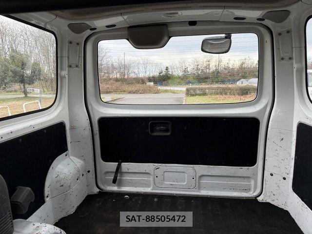 Nissan NV350 Caravan 2015-01 4756546-17