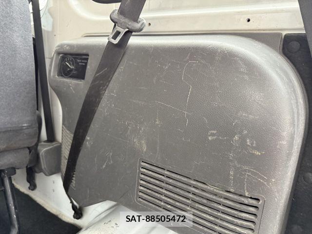 Nissan NV350 Caravan 2015-01 4756546-19