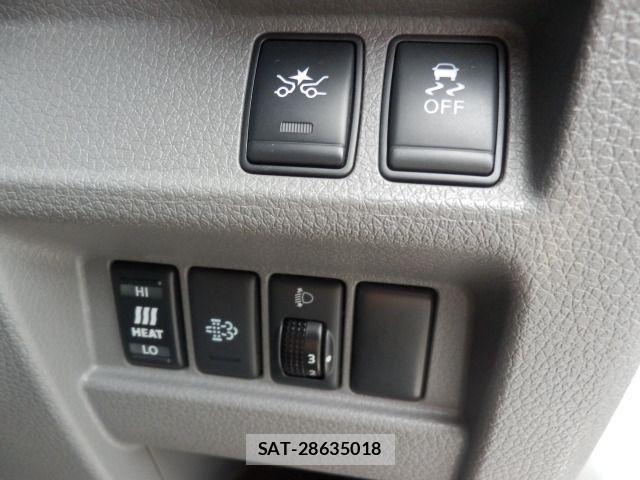 Nissan NV350 Caravan 2018-08 4756543-18