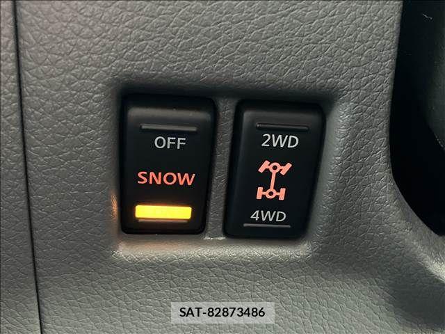 Nissan NV350 Caravan 2017-05 5874769-9