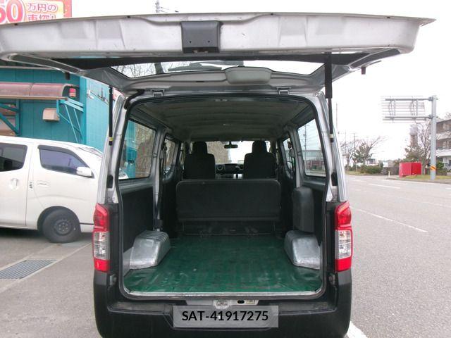 Nissan NV350 Caravan 2016-03 5874774-13