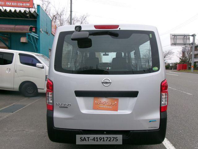 Nissan NV350 Caravan 2016-03 5874774-5