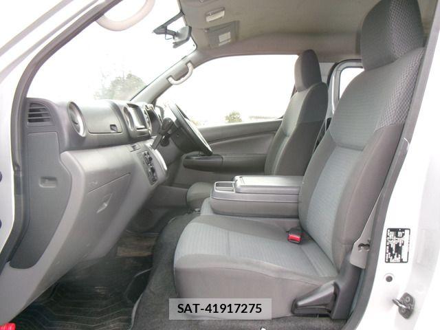 Nissan NV350 Caravan 2016-03 5874774-8