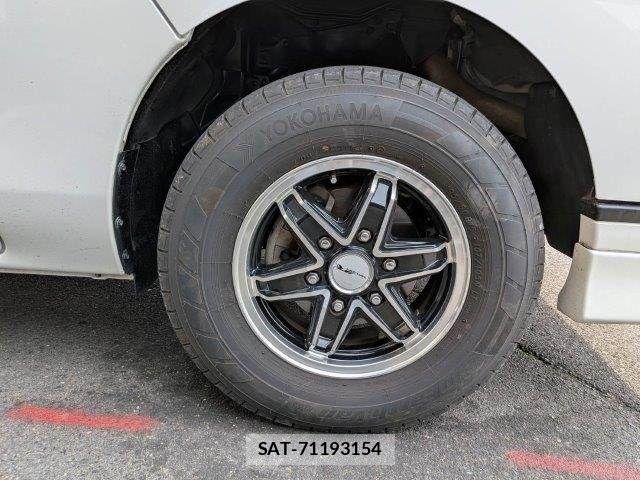 Nissan NV350 Caravan 2017-03 5874771-12
