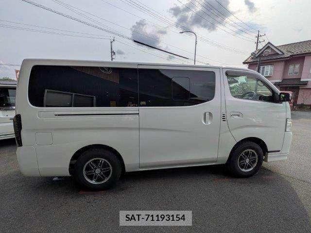 Nissan NV350 Caravan 2017-03 5874771-15