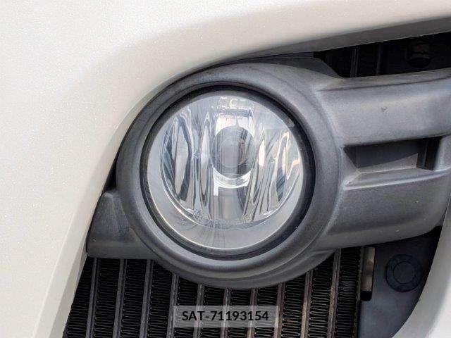 Nissan NV350 Caravan 2017-03 5874771-22