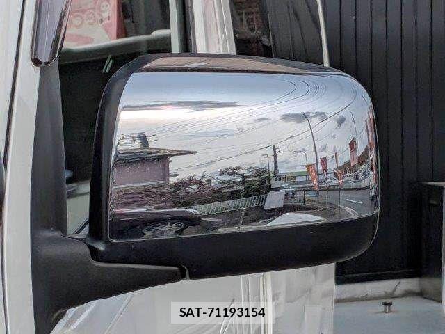 Nissan NV350 Caravan 2017-03 5874771-24