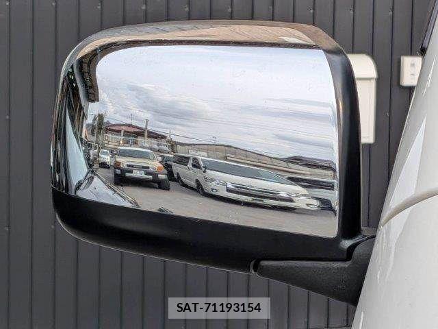 Nissan NV350 Caravan 2017-03 5874771-25