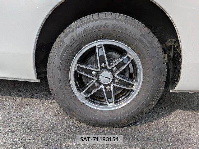 Nissan NV350 Caravan 2017-03 5874771-27