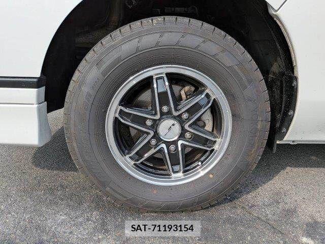 Nissan NV350 Caravan 2017-03 5874771-28