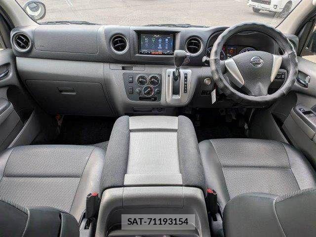 Nissan NV350 Caravan 2017-03 5874771-2