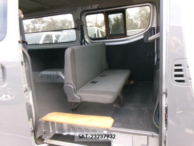 Nissan NV350 Caravan 2016-07 5874773-9