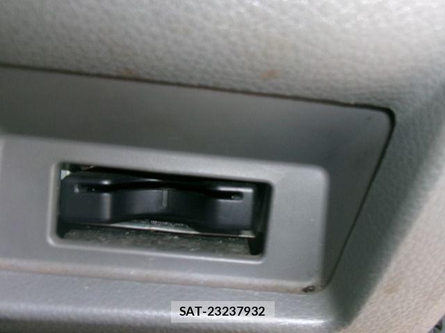 Nissan NV350 Caravan 2016-07 5874773-10