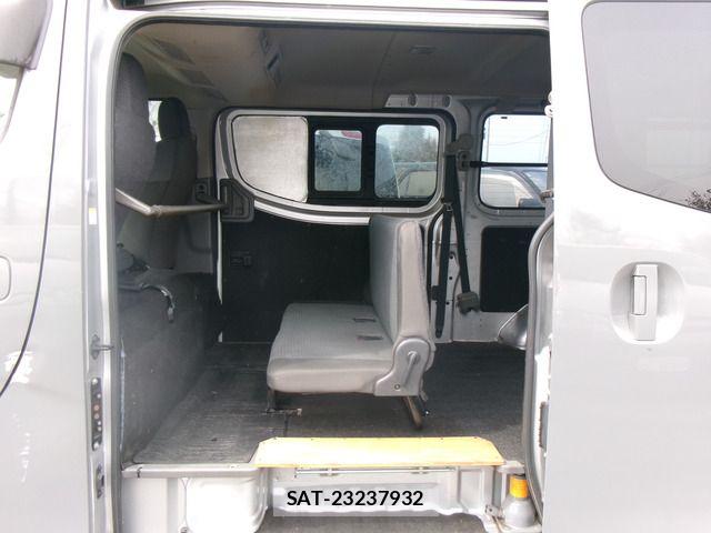 Nissan NV350 Caravan 2016-07 5874773-16
