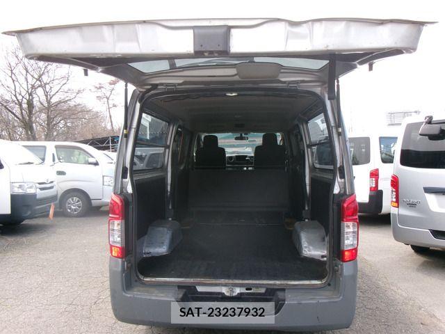 Nissan NV350 Caravan 2016-07 5874773-17