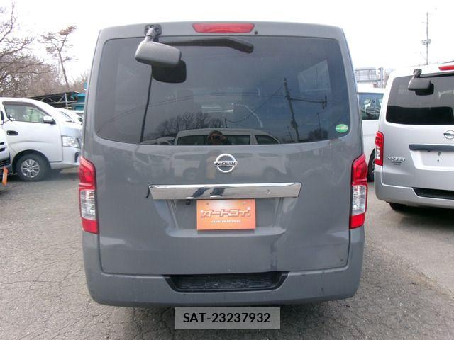Nissan NV350 Caravan 2016-07 5874773-4