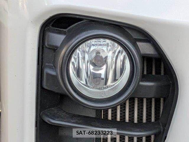 Nissan NV350 Caravan 2018-10 6015370-23