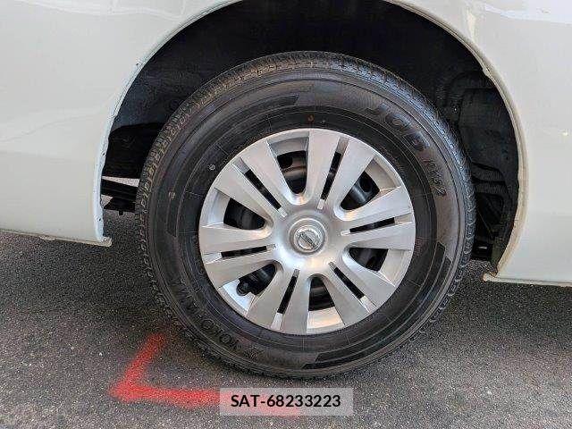 Nissan NV350 Caravan 2018-10 6015370-26