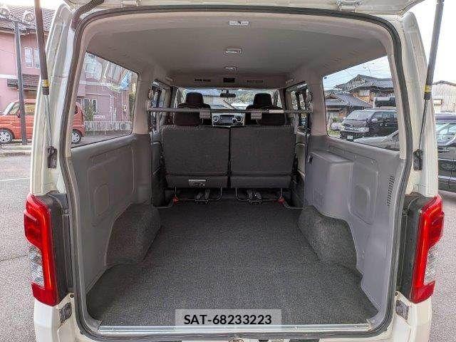 Nissan NV350 Caravan 2018-10 6015370-8