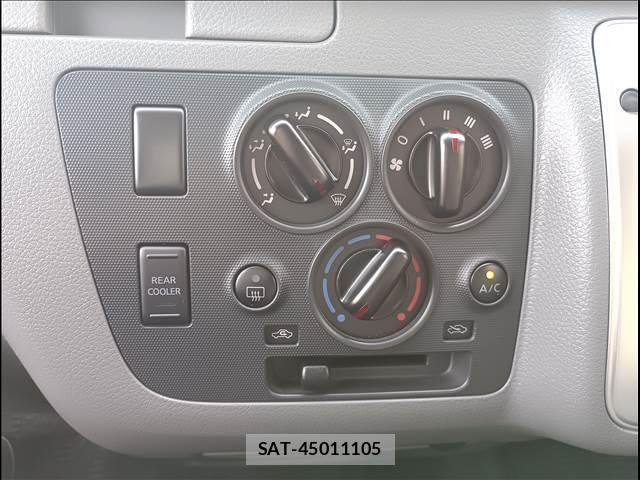 Nissan NV350 Caravan 2017-05 6015360-10