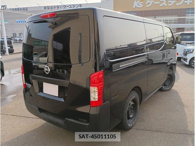 Nissan NV350 Caravan 2017-05 6015360-1