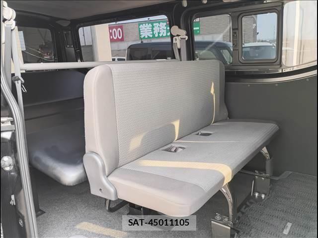 Nissan NV350 Caravan 2017-05 6015360-24