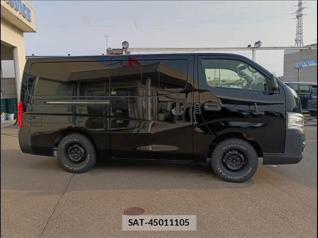 Nissan NV350 Caravan 2017-05 6015360-3