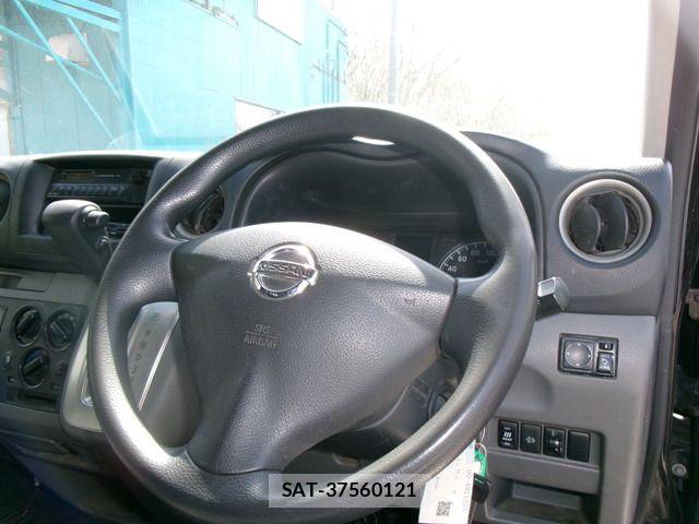 Nissan NV350 Caravan 2016-06 6501626-13