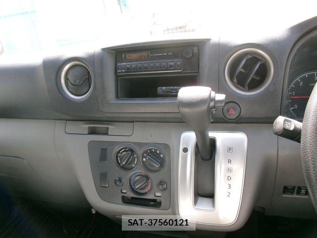 Nissan NV350 Caravan 2016-06 6501626-18