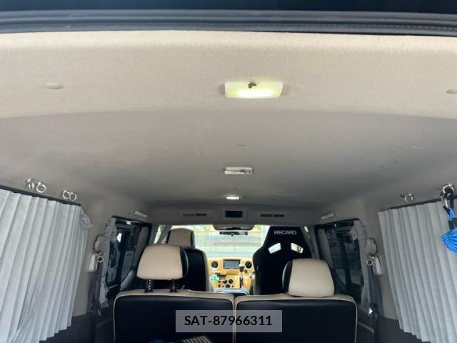 Nissan NV350 Caravan 2012-09 6613948-9
